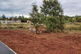 EKSKLUZIVNO! Industrijska zona Buići, Poreč, Land