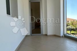 STAN 2 SPAVAĆE I 2 KUPAONICE 63.53m2 - Pula, Pula, Appartamento