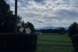 GOSPIĆ-SMILJAN PRODAJE SE ATRAKTIVNO GRAĐEVINSKO ZEMLJIŠTE OD 15640 m2, Gospić - Okolica, Zemljište