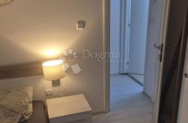 Dva apartmana u strogom centru, Rijeka, Kвартира