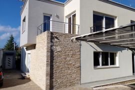 Moderna kuća, 3 stambene jedinice, Borik - Zadar, Zadar, House