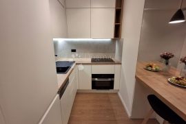 Dizajnerski studio apartman u poslovnom centru Raba!!! Samo kod nas!, Rab, Flat