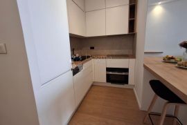 Dizajnerski studio apartman u poslovnom centru Raba!!! Samo kod nas!, Rab, Flat