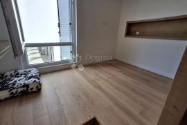 Dizajnerski studio apartman u poslovnom centru Raba!!! Samo kod nas!, Rab, Flat