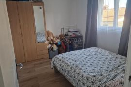 Prostrani stan s 4 sobe i 2 terase u Puli – 2200 €/m²!, Pula, Appartamento