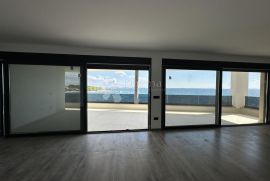 Luksuzni Apartmani privi red do mora, Vir, Daire