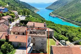 RIJETKOST U PONUDI!!! SAMOSTOJEĆA KUĆA SA POGLEDOM NA MORE U STAROGRADSKOJ JEZGRI, Kršan, Ev