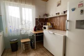 Stan Glavani, Kostrena, Apartamento