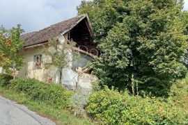 KUĆA ZA RUŠENJE SA ZEMLJIŠTEM - ŠESTINE - POLANJŠČAK, Zagreb, Famiglia