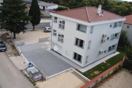 BIOGRAD NA MORU – ODLIČAN STAN OD 74 M2 NA 2 KATU, Biograd Na Moru, Stan