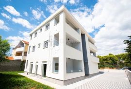 BIOGRAD NA MORU – ODLIČAN STAN OD 74 M2 NA 1 KATU, Biograd Na Moru, Wohnung