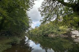 KUĆA NA OBALI RIJEKE LIKE SNIŽENO !!!, Gospić - Okolica, Casa