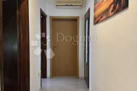 Srdoči, 2S+DB, balkon, terasa, 2x parking mjesto, Rijeka, Appartment