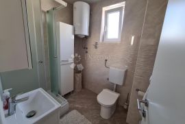 Dramalj, apartmanska kuća 200 m od mora, Crikvenica, Casa