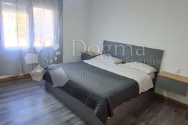 NAJAM DVOSOBNOG STANA U KUĆI, KAŠTEL GOMILICA, Kaštela, Διαμέρισμα