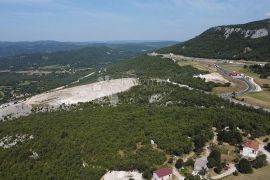 STARINA SA POTENCIJALOM ZA ODLIČAN PRIHOD, Lupoglav, Kuća