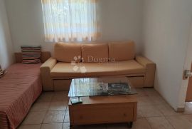 VODICE-SRIMA apartman 2.red od mora, privatni vrt+PM, Vodice, Kвартира