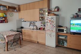 VODICE-SRIMA apartman 2.red od mora, privatni vrt+PM, Vodice, Kвартира