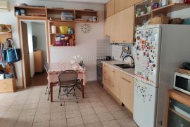 VODICE-SRIMA apartman 2.red od mora, privatni vrt+PM, Vodice, Kвартира