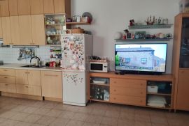 VODICE-SRIMA apartman 2.red od mora, privatni vrt+PM, Vodice, Kвартира