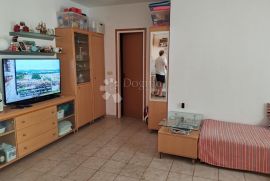 VODICE-SRIMA apartman 2.red od mora, privatni vrt+PM, Vodice, Kвартира