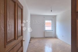 4S-stan u Dubravi, spremište, PM, 131 m2 - odlična prilika!, Zagreb, Appartment