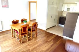 Prekrasan stan 61 m2 trosobni u novijoj zgradI s 2 parkirna mjesta!!!, Zagreb, Flat