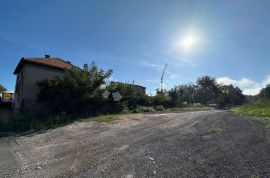 CENTAR GRADA, KUĆA, 2 POMOĆNA OBJEKTA, PLUS 2000m2 GRAĐEVINSKOG ZEMLJIŠTA, Krnjak, Σπίτι