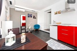 Prekrasan apartman na ekskluzivnoj lokaciji u Rovinju, Rovinj, Kвартира