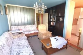 Srednjaci trosoban stan 67 m2 !!!, Zagreb, Apartamento