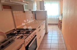 Srednjaci trosoban stan 67 m2 !!!, Zagreb, Apartamento