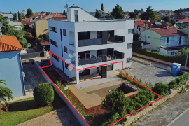 PREKRASAN STAN SA BAZENOM U NOVOGRADNJI, Rovinj, Flat