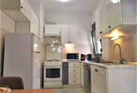 Najam stana u centru Pule - 100m2, Pula, Appartement