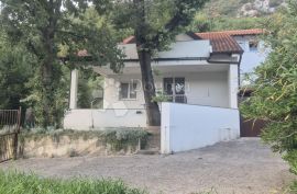 Odlična etaža sa okućnicom i garažom blizu mora, Kraljevica, Appartment