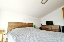 Apartman s terasom -blizu mora- u Vinkuranu, Medulin, Appartamento