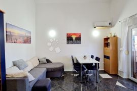 Apartman s terasom -blizu mora- u Vinkuranu, Medulin, Appartamento