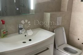 ROGOZNICA- VILLA S PREDIVNIM POGLEDOM I TOP LOKACIJOM, Rogoznica, Famiglia