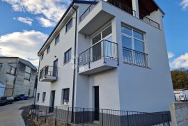 Stambeno-poslovna zgrada Jušići, Matulji, Apartamento