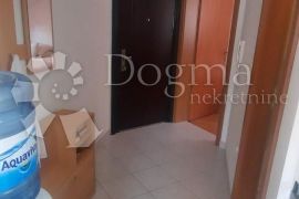 Odličan mali apartman 100 m od plaže!!!, Povljana, Apartamento