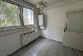 Prodaja stana-centar SESVETA  2SKL+balkon, Zagreb, Appartamento