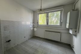 Prodaja stana-centar SESVETA  2SKL+balkon, Zagreb, Appartamento