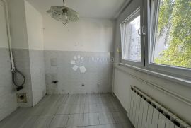 Prodaja stana-centar SESVETA  2SKL+balkon, Zagreb, Appartamento