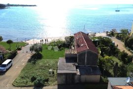 KAMENA KUĆA 30 METARA DO PLAŽE!, Novigrad, Casa