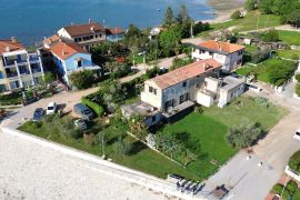 KAMENA KUĆA 30 METARA DO PLAŽE!, Novigrad, Casa