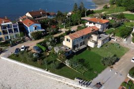 KAMENA KUĆA 30 METARA DO PLAŽE!, Novigrad, Casa