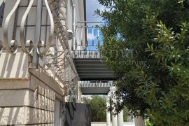 Prodaja kuće Murter - Jezera, 8 apartmana, Murter, Famiglia