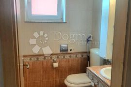 Srdoči dvosoban stan, Rijeka, Apartamento