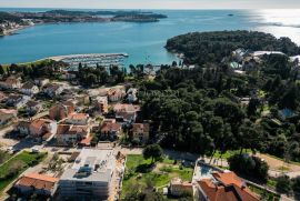 APARTMANSKA KUĆA U ROVINJU, 200 METARA OD MORA, Rovinj, Casa