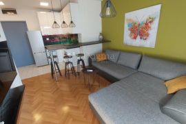 Jednosobni stan 40m2- zgrada Ore, Split, Flat