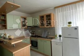 Apartman s vrtom,blizu mora i centra,  Pakoštane, Pakoštane, Appartamento